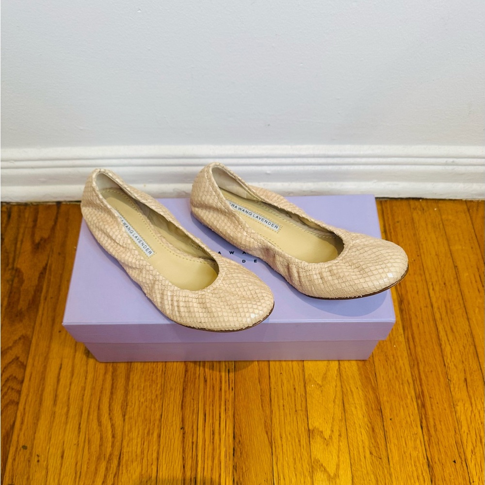 NWB Vera Wang Lavender Lillian Ballet Flats, Latte Lux Nude, US Size 5